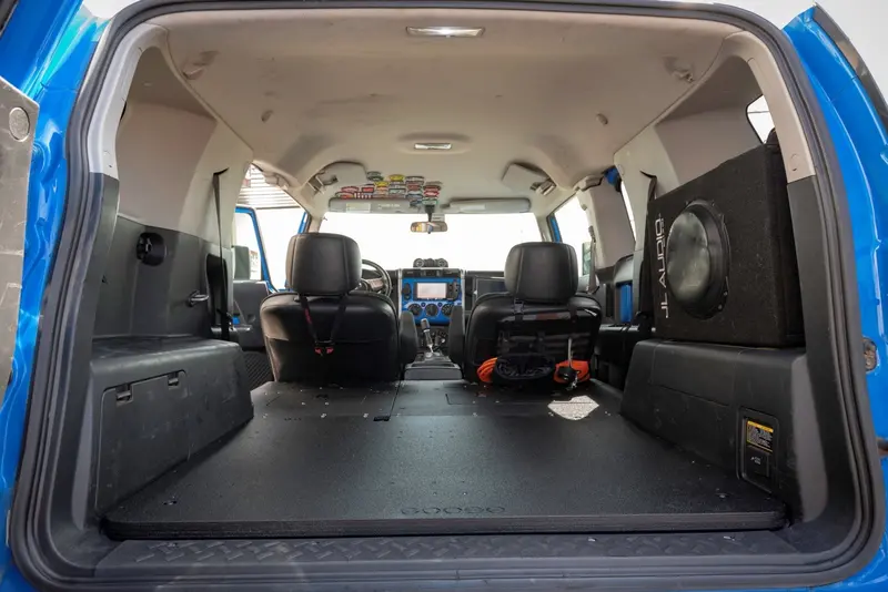 Toyota Fj Cruiser 2006–2014 Stealth Bedding System – Compact Sleep Setup 1